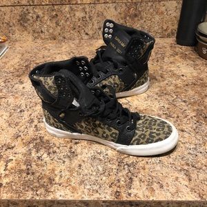 Leopard Supras